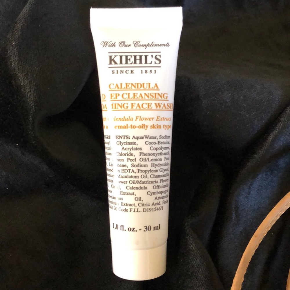 KIEL’S CALENDULA DEEP CLEANSING FOAMING FACE WASH